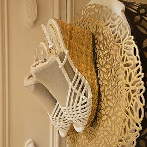 Connie white wedge sandals Sz 7.5M ⭐